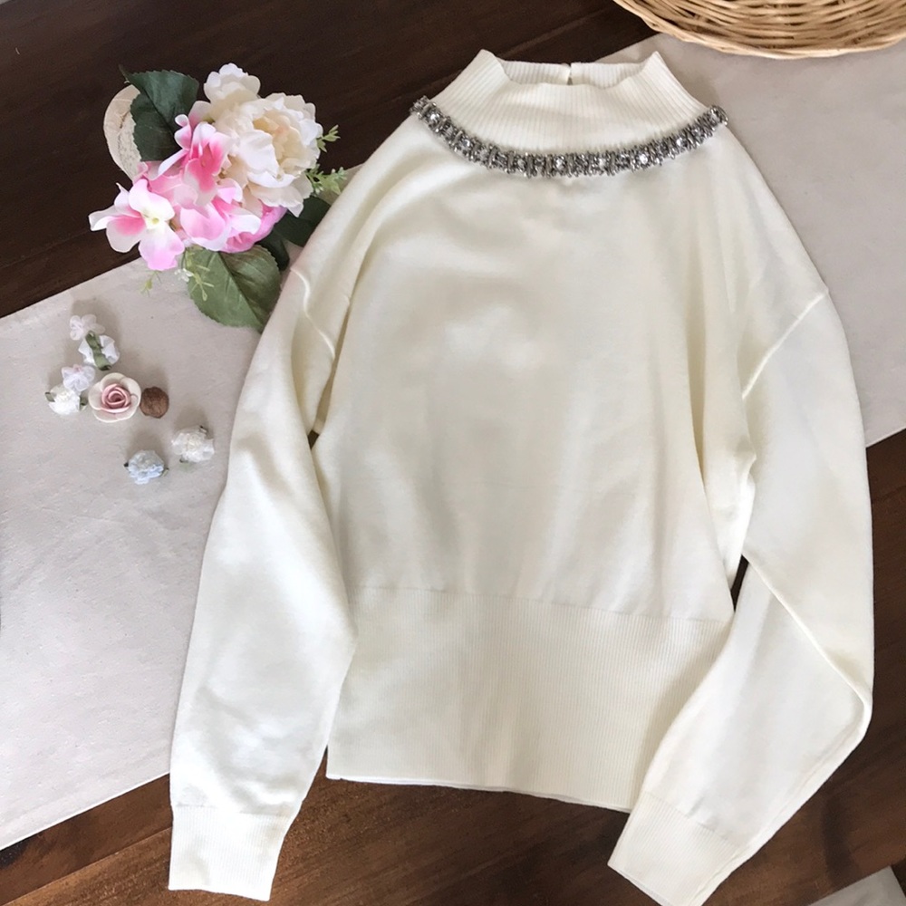 💭NWT jewel collar sweater
